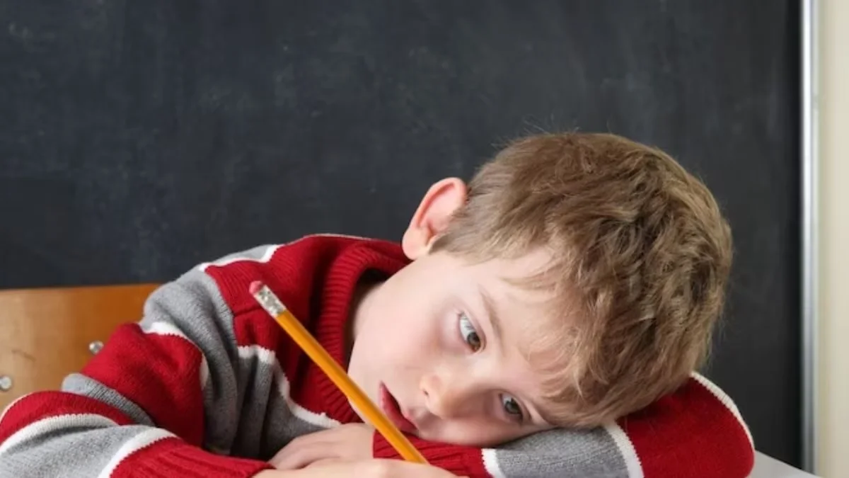 एडीएचडी से पीड़ित एक अति सक्रिय बच्चे को प्रभावी ढंग से संभालने के 5 आसान तरीके